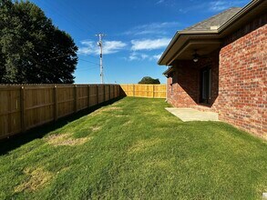 831 Pinnacle St in Prairie Grove, AR - Building Photo - Building Photo
