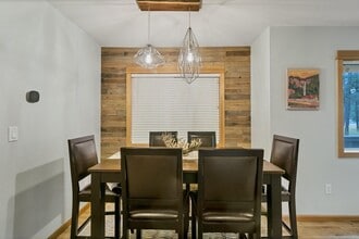 55627 Wagon Master Way in Bend, OR - Building Photo - Building Photo