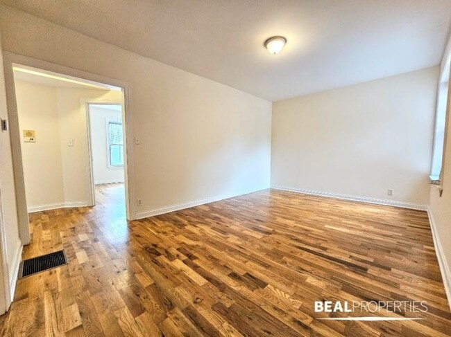 property at 1448 W Byron St