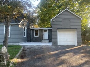 33 Mailler Ave in Cornwall, NY - Building Photo - Building Photo