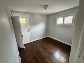 4059 N 7th St, Unit 1 in Milwaukee, WI - Foto de edificio - Building Photo