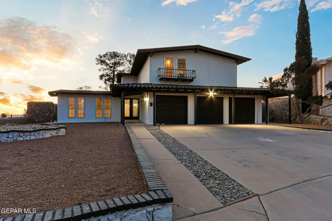 6637 Mariposa Dr in El Paso, TX - Building Photo
