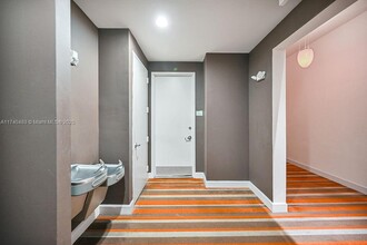 2775 NE 187th St in Aventura, FL - Building Photo - Building Photo