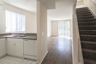 4311 Alcove Ave in Studio City, CA - Building Photo - Interior Photo