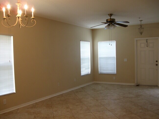 228 Deepcove Rd in Winter Garden, FL - Building Photo - Building Photo
