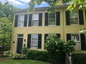 422 S Mill St in Lexington, KY - Building Photo