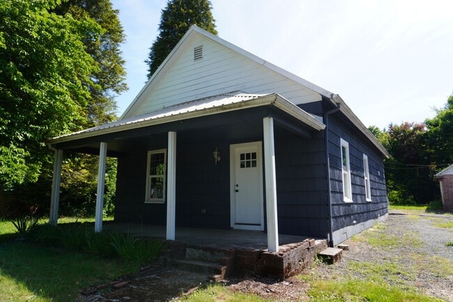 205 N Hubbard Ave in Yacolt, WA - Building Photo - Building Photo