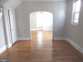 129 S Eagle Rd in Havertown, PA - Foto de edificio - Building Photo