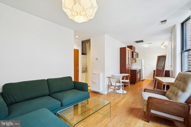 1842 California St NW in Washington, DC - Building Photo - Building Photo