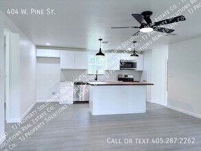 404 W Pine St in Tuttle, OK - Building Photo - Building Photo