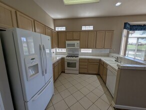 7090 Lost Lake Ln in Roseville, CA - Building Photo - Building Photo