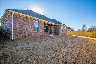 1924 Seay Cir in Pea Ridge, AR - Building Photo - Building Photo