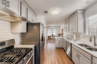 9839 Briar Ridge Dr in Austin, TX - Foto de edificio - Building Photo