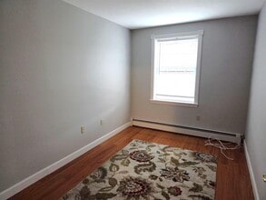 486 Nashua St in Milford, NH - Building Photo - Building Photo