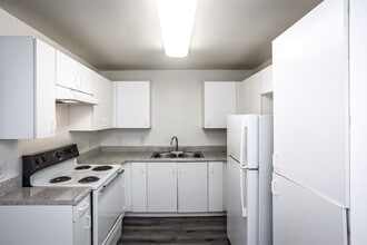 Santiago Villas Senior Apartments in Santa Ana, CA - Building Photo - Interior Photo