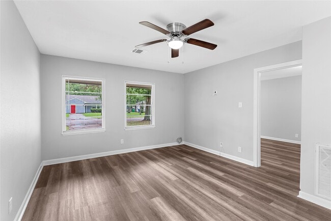 property at 1104 Southampton Dr