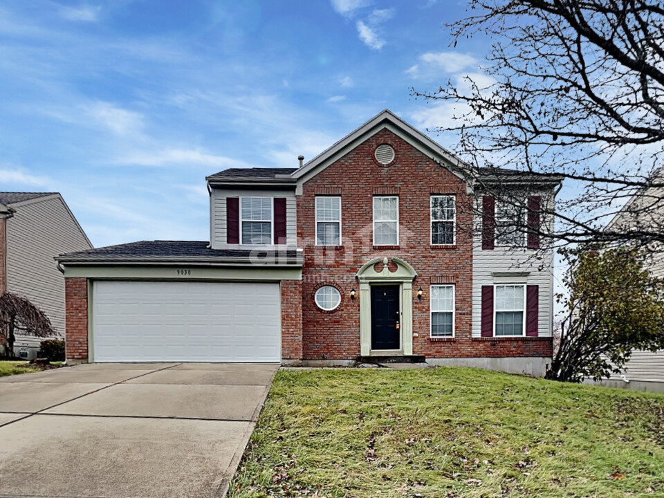 9030 Crimson Oak Dr in Florence, KY - Building Photo