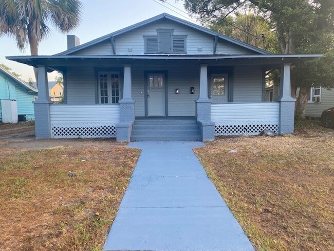 property at 838 E Lime St