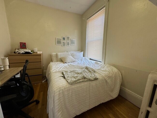 33 Symphony Rd, Unit 2 in Boston, MA - Foto de edificio - Building Photo