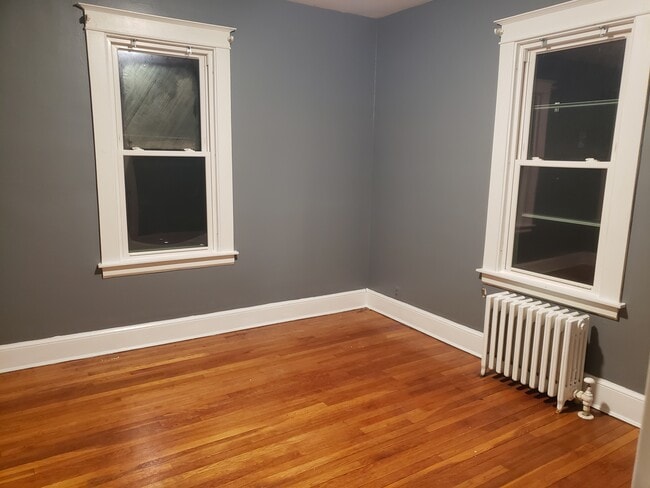 155 Linwood St, Unit 2nd floor apartment in New Britain, CT - Foto de edificio - Building Photo