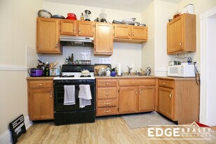 18 Fuller St, Unit 2 in Brookline, MA - Building Photo