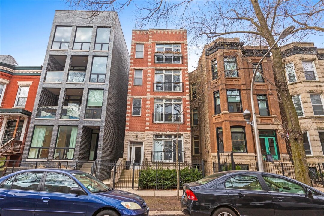 3510 N Reta Ave in Chicago, IL - Building Photo