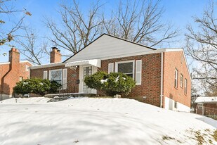 1086 Wilshire Ave in University City, MO - Building Photo