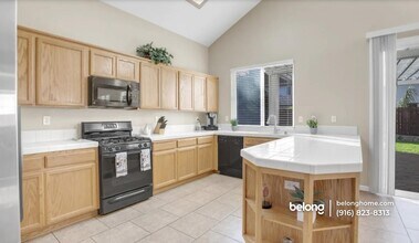 9412 Viridian Way in Elk Grove, CA - Foto de edificio - Building Photo