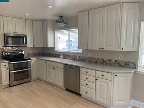 1608 Claycord Ave in Concord, CA - Building Photo - Building Photo