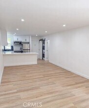 17000 Burbank Blvd, Unit 204 in Los Angeles, CA - Building Photo - Building Photo