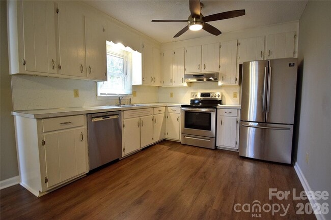 237 Moorefield Dr in Matthews, NC - Building Photo - Building Photo