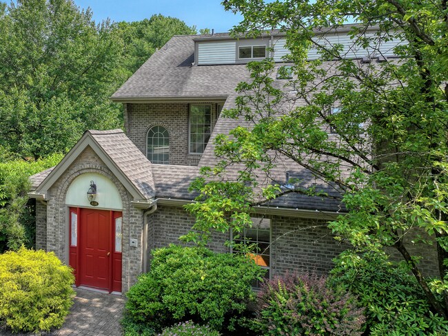 618 Essex Ct in Pittsburgh, PA - Building Photo - Building Photo