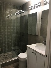 630 1st Avenue, Unit 24J in New York, NY - Foto de edificio - Building Photo