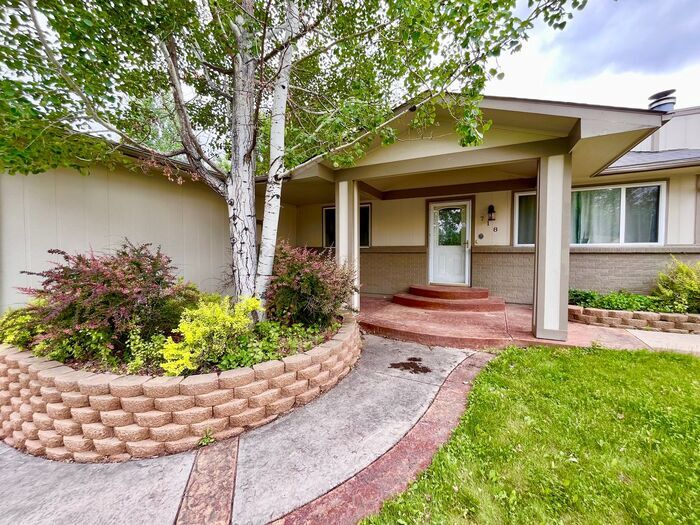 718 23rd St SW in Loveland, CO - Building Photo