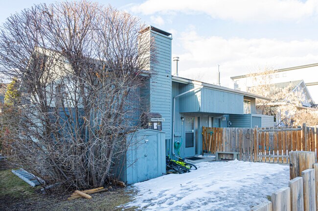 1603 27 Av SW in Calgary, AB - Building Photo - Building Photo