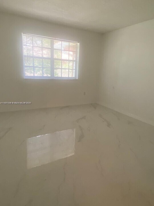 11701 SW 2nd St in Pembroke Pines, FL - Building Photo