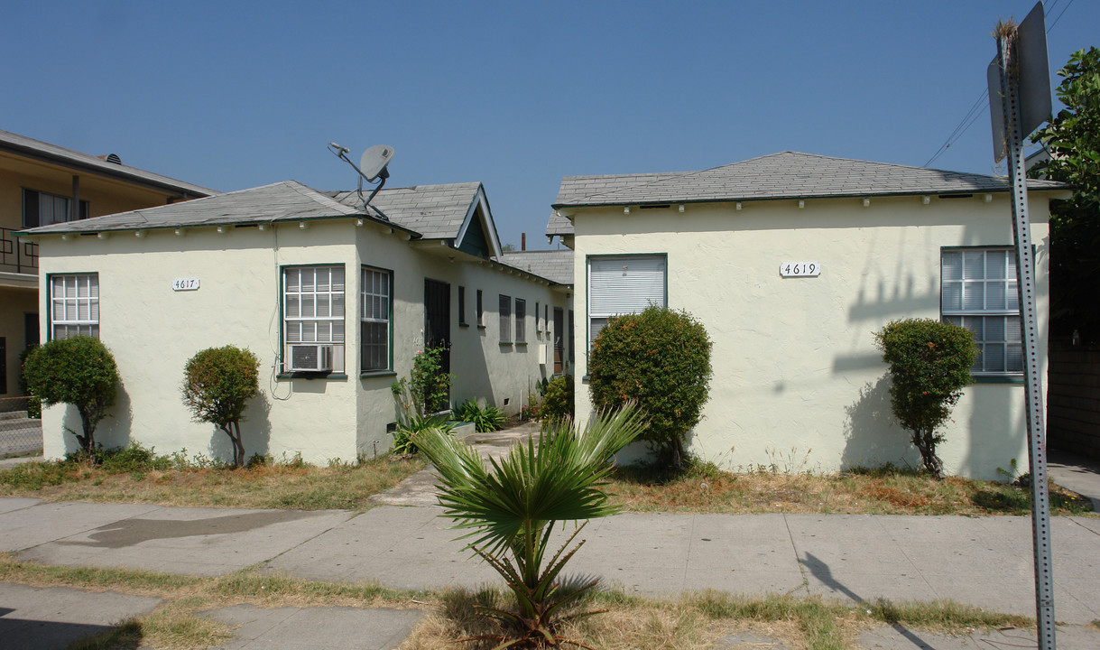 4617 Eagle Rock Blvd in Los Angeles, CA - Foto de edificio