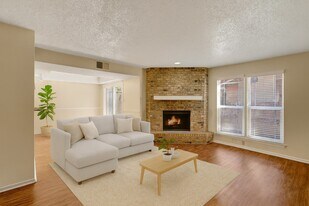 Summertree in Odessa, TX - Building Photo