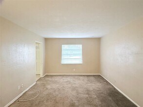 1650 30th Ave N in St. Petersburg, FL - Building Photo - Building Photo