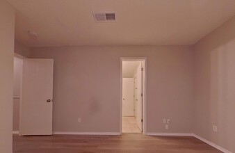 1933 Cedar Tree Dr in Fort Worth, TX - Building Photo - Building Photo