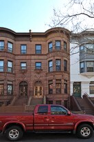 263 Stuyvesant Ave in Brooklyn, NY - Building Photo