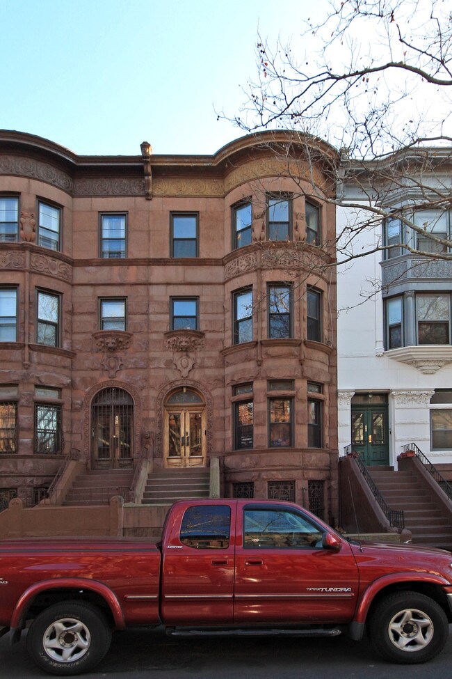 263 Stuyvesant Ave