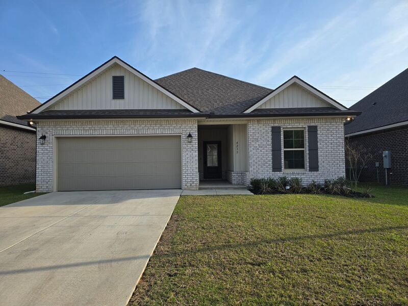 4235 Southern Palm Dr in Pace, FL - Building Photo