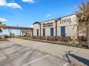 12421 Berberry Dr in Texas City, TX - Building Photo - Building Photo