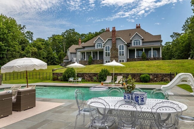 property at 247 Roxbury Rd