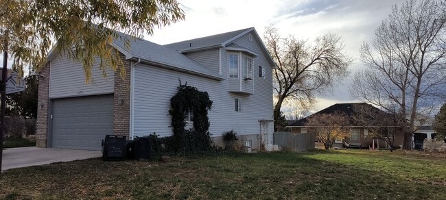 2175 N Bandtail Cir in Cedar City, UT - Foto de edificio - Building Photo