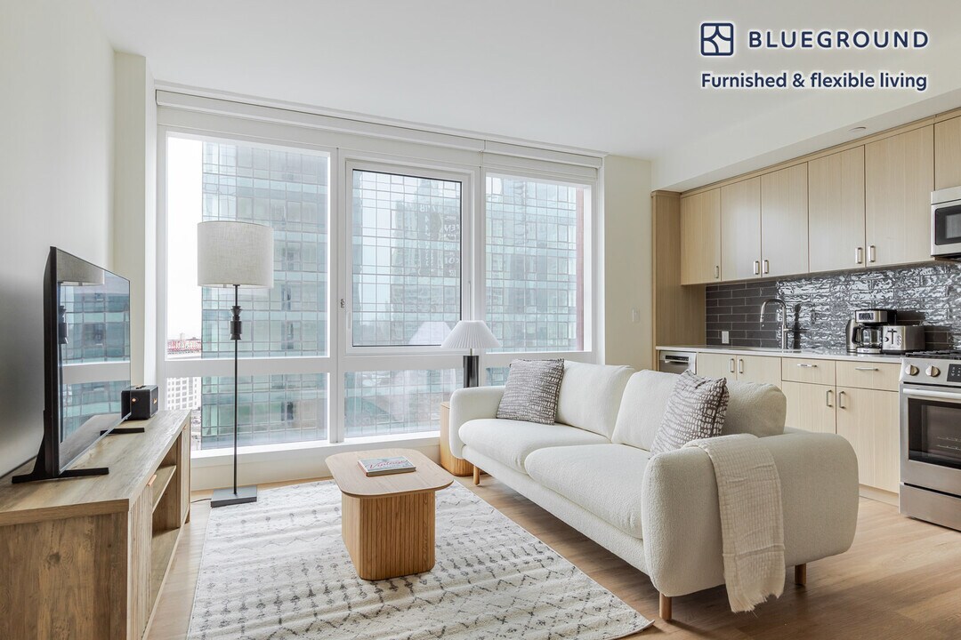 27-01 Jackson Ave, Unit FL21-ID1797 in Queens, NY - Building Photo