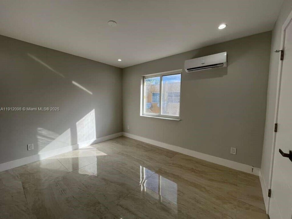 1844 NW 19th St in Miami, FL - Building Photo