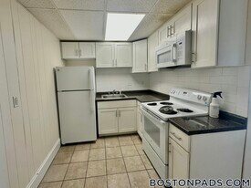 439 Cambridge St, Unit 22 in Boston, MA - Building Photo