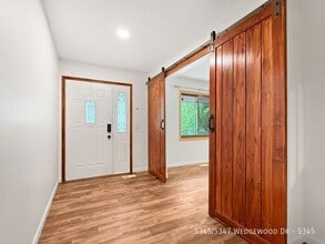 5345-5347 Wedgewood Dr in Shorewood, MN - Building Photo - Building Photo